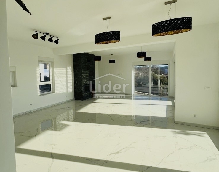 Hiša Kornić, 200m2