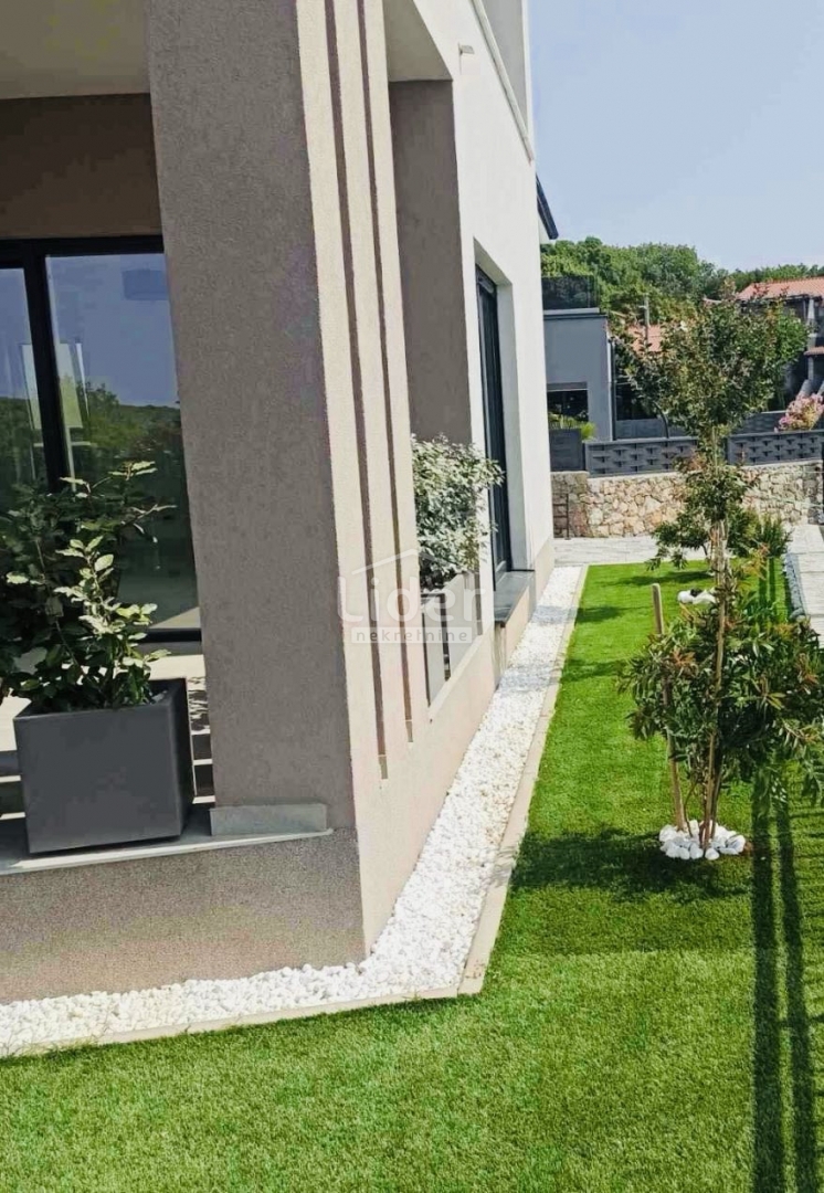 Hiša Kornić, 200m2