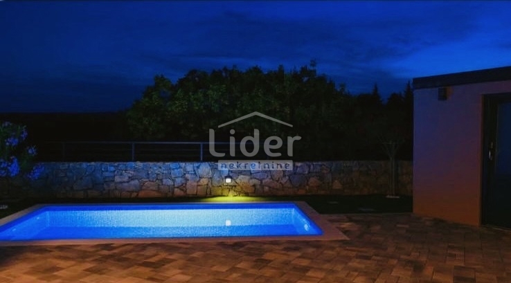 Hiša Kornić, 200m2