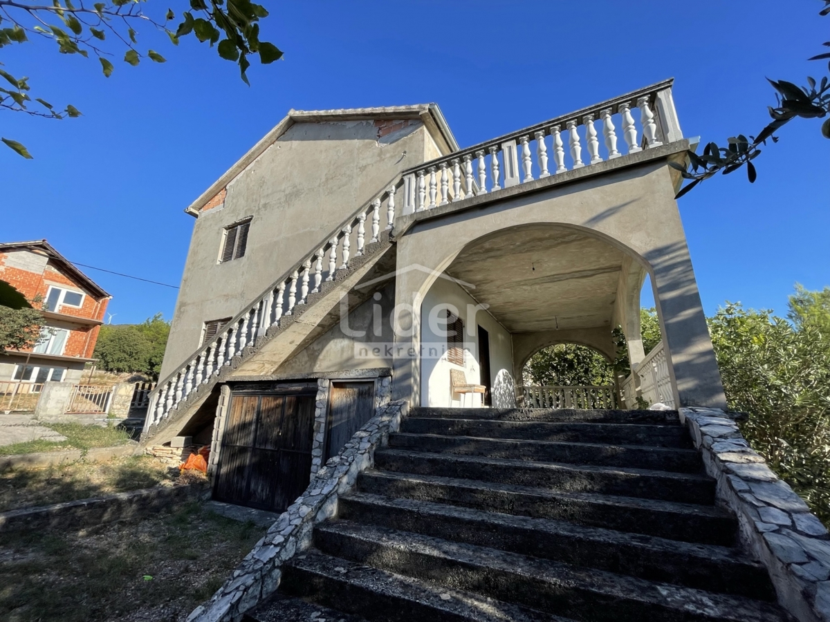 Hiša Kruševo, 259m2
