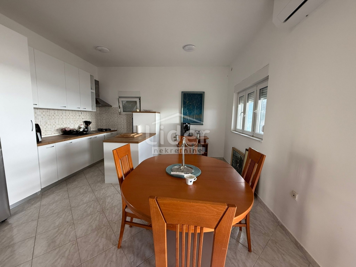 Hiša Posedarje, 192m2