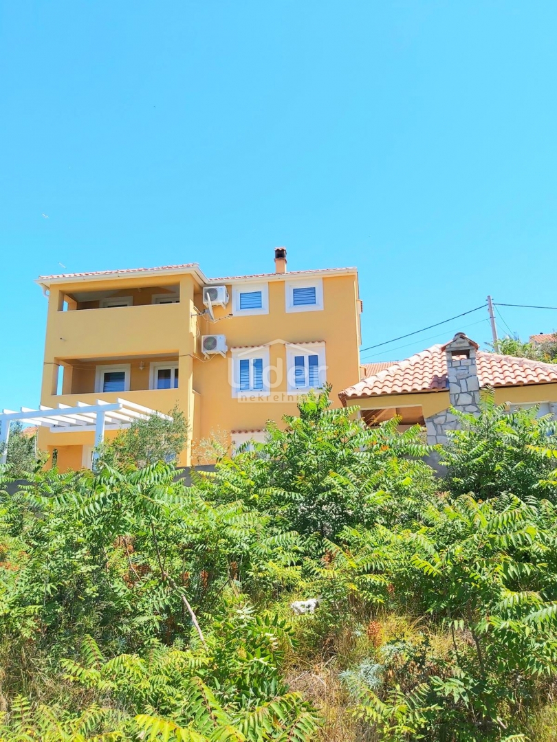 Hiša Mali Lošinj, 193m2