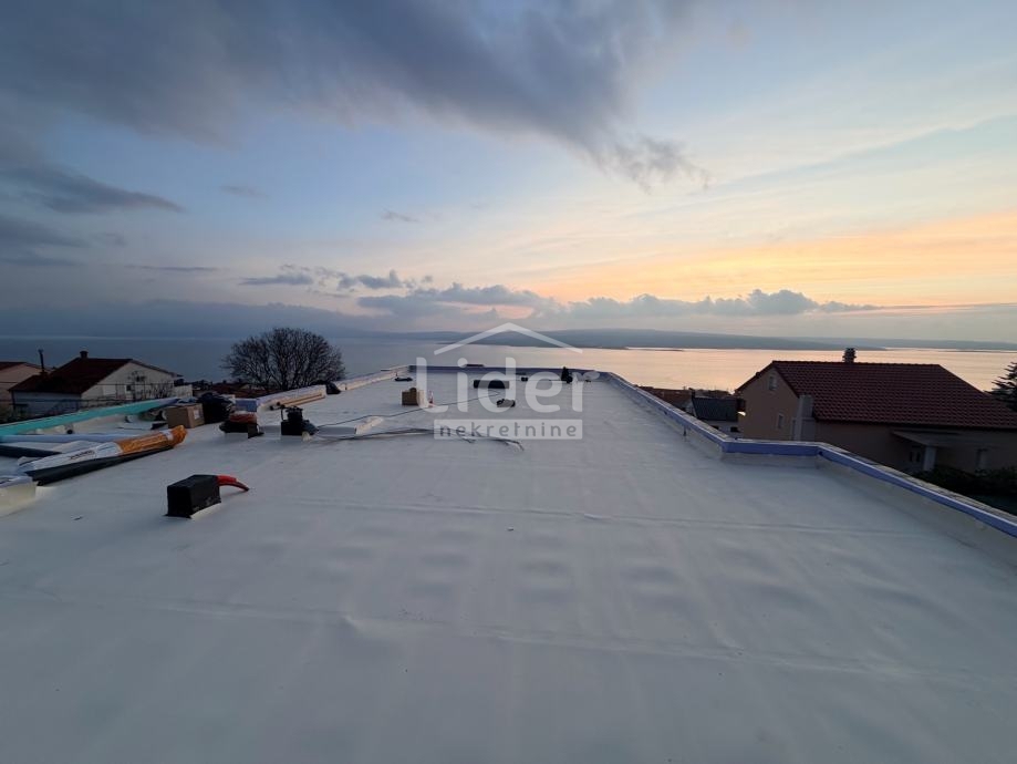 CRIKVENICA New house, 2 apartments, swimming pool