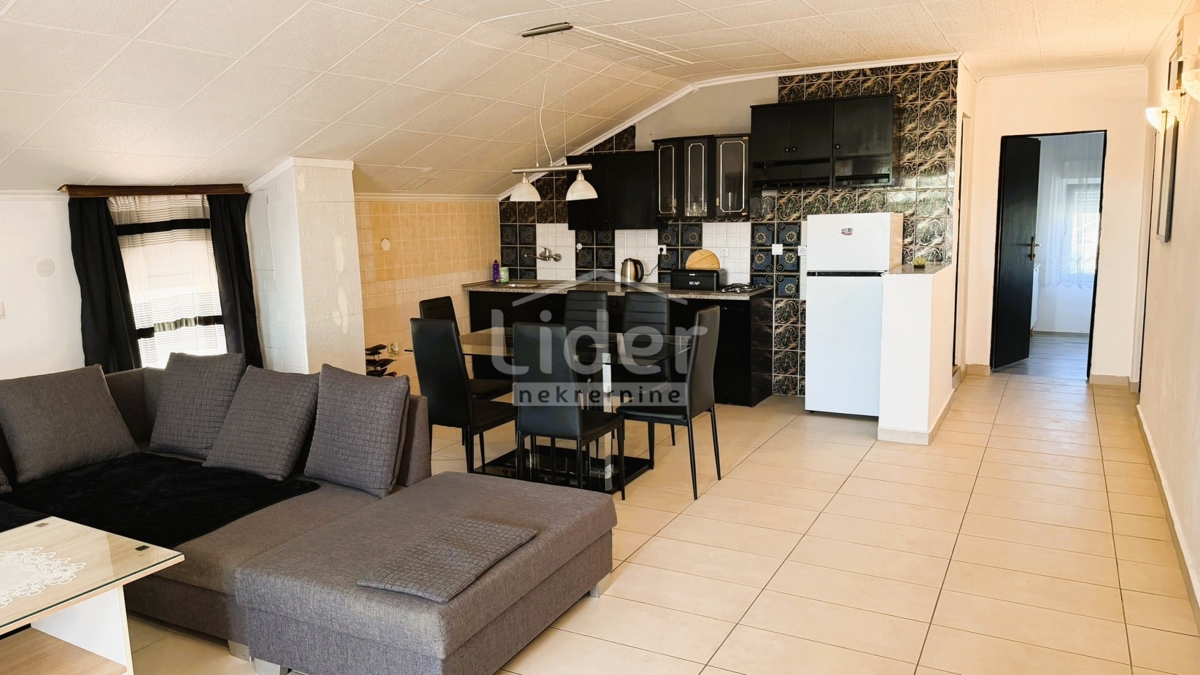 Hiša Donji Karin, Benkovac, 340m2