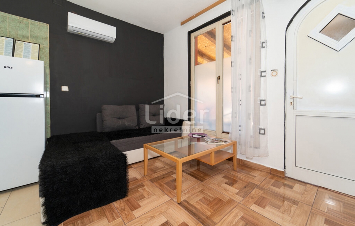 Hiša Donji Karin, Benkovac, 340m2