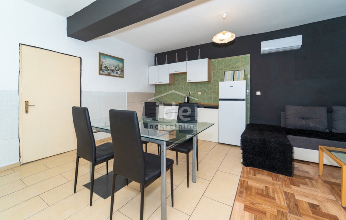 Hiša Donji Karin, Benkovac, 340m2