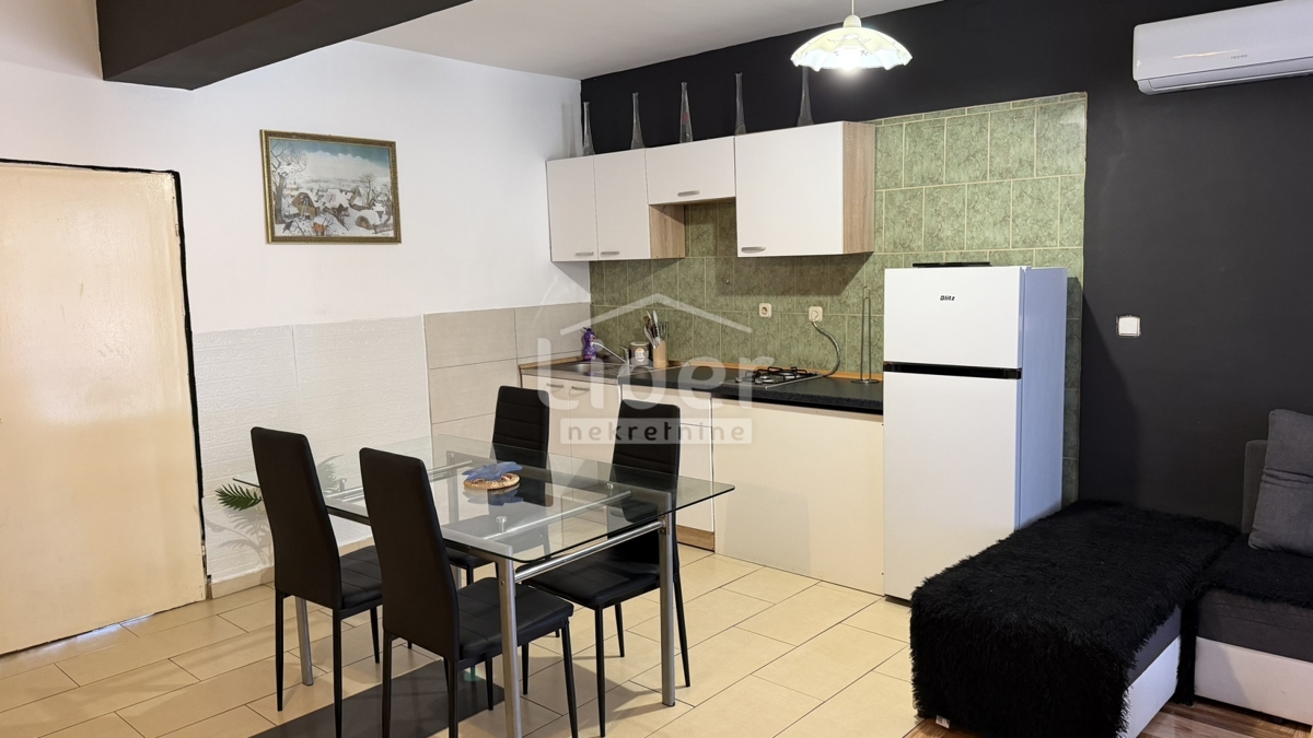 Hiša Donji Karin, Benkovac, 340m2