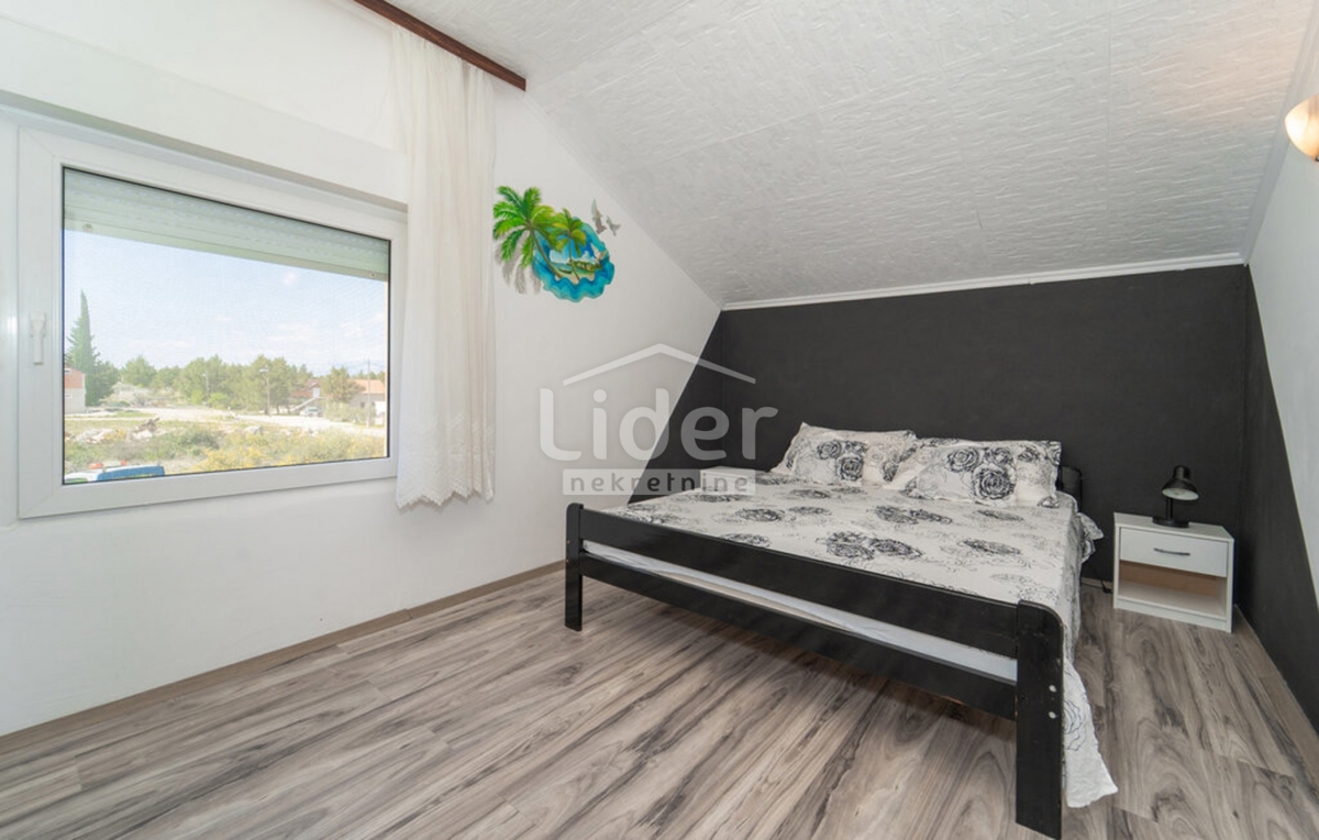 Hiša Donji Karin, Benkovac, 340m2