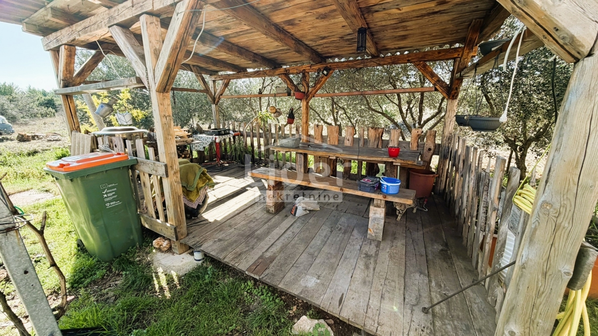 Hiša Donji Karin, Benkovac, 340m2