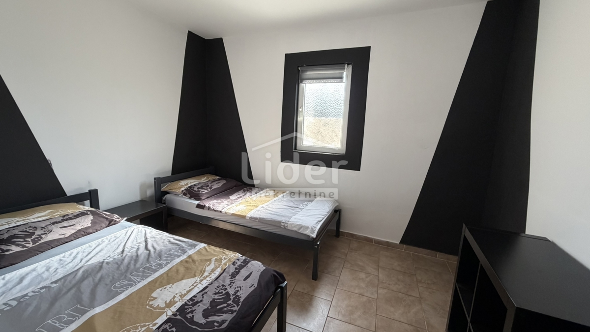 Hiša Donji Karin, Benkovac, 340m2