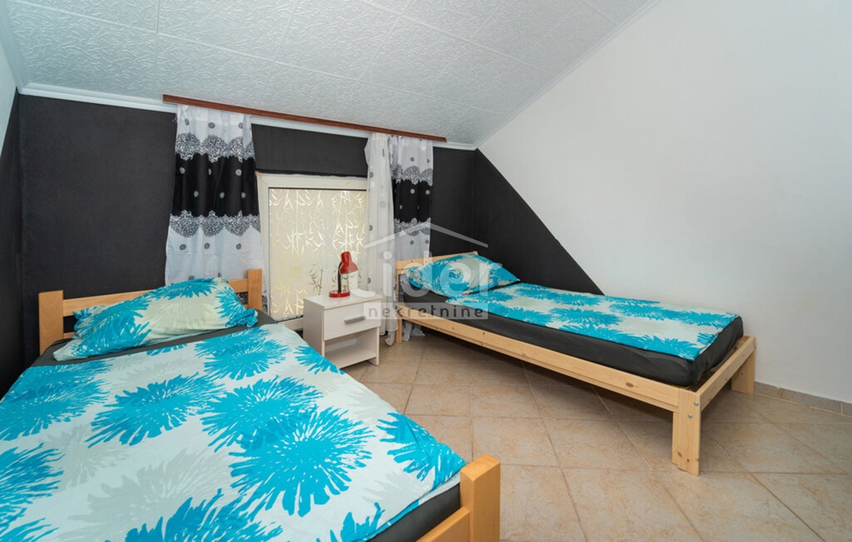 Hiša Donji Karin, Benkovac, 340m2