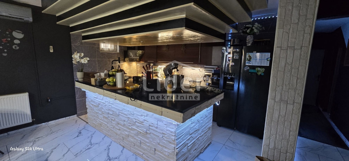 Hiša Donji Karin, Benkovac, 340m2