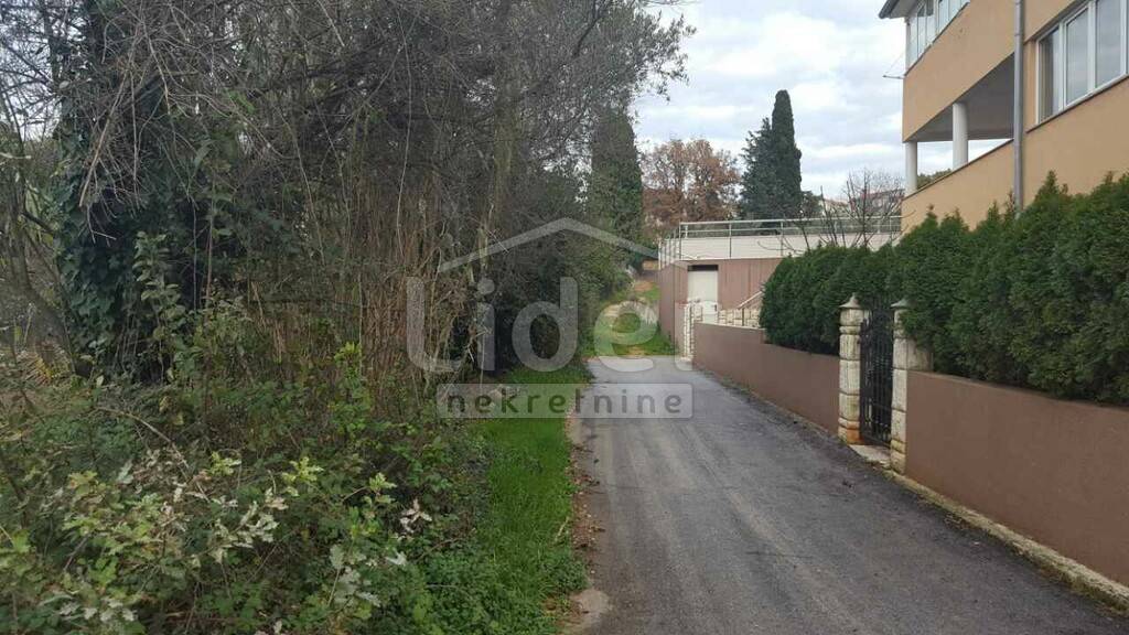 Zemljišče Vinkuran, 713m2