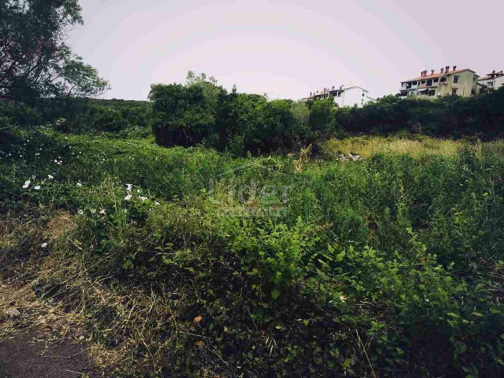 Zemljišče Vinkuran, 713m2