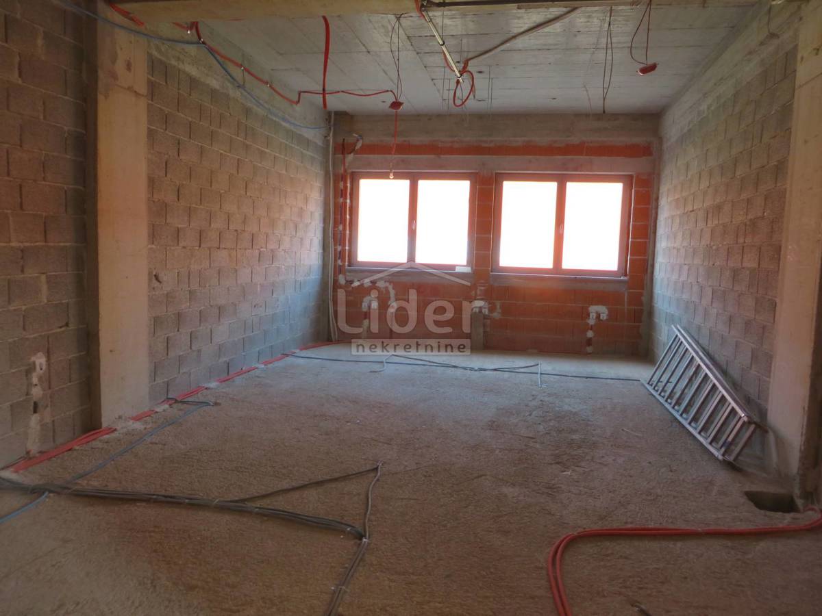 Poslovni prostor Rovinj, 1260m2