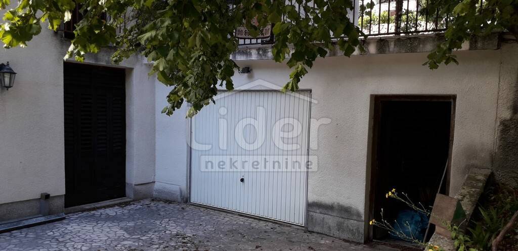 Hiša Matulji, 526m2