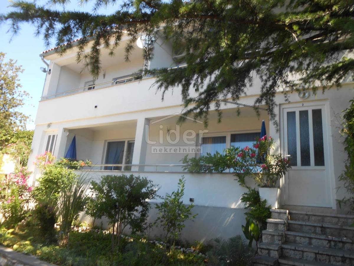 Hiša Novi Vinodolski, 347m2