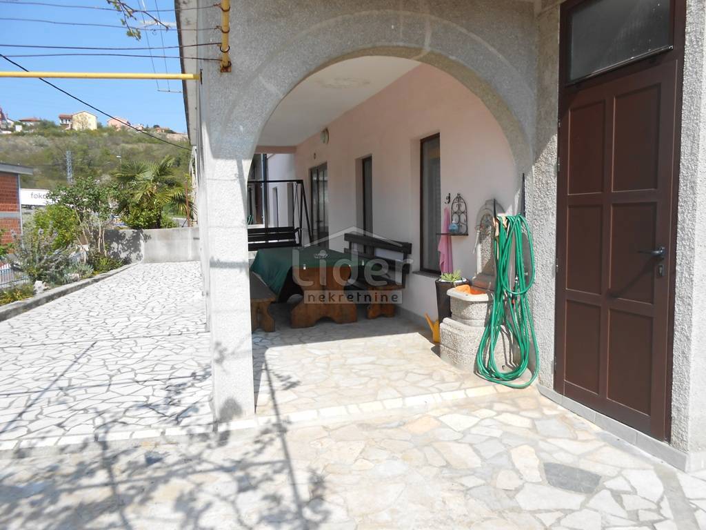 Hiša Škurinje, 250m2