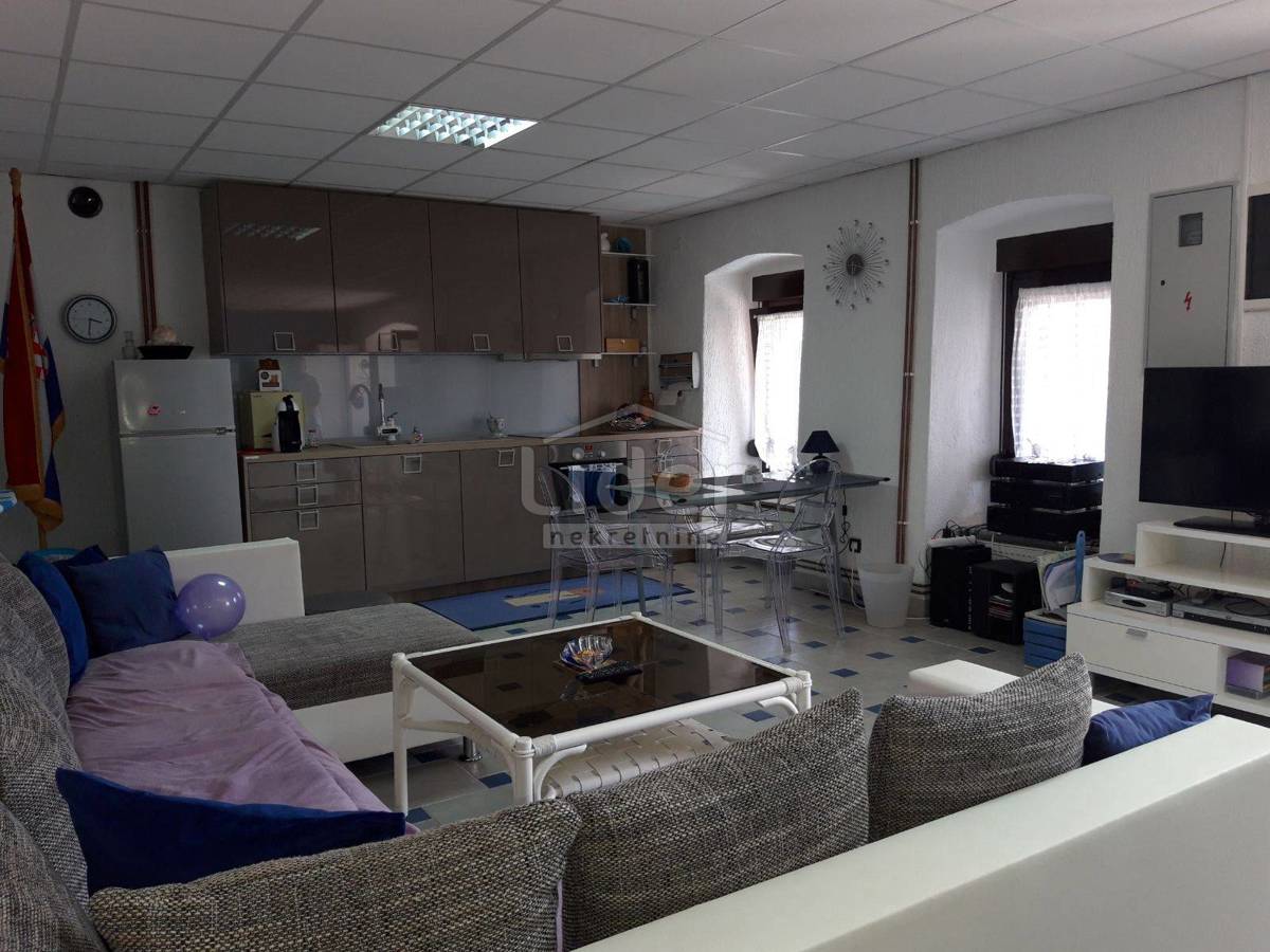 Hiša Škurinje, 250m2