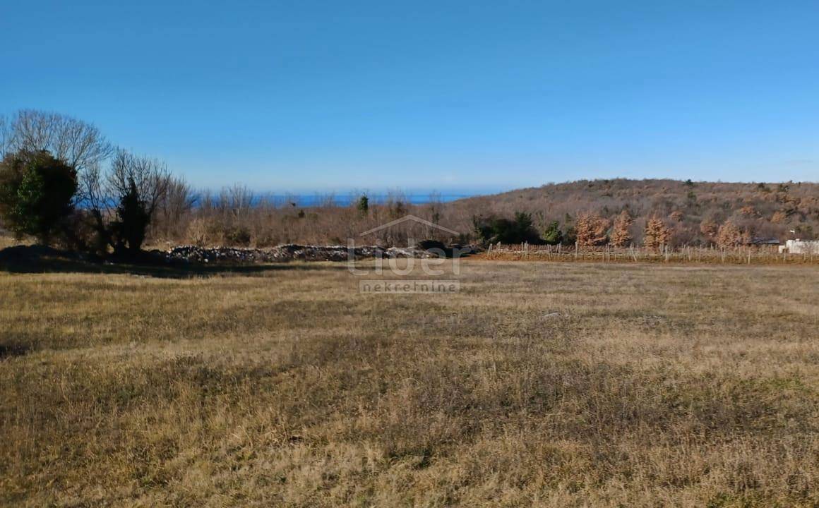 Zemljišče Višnjan, 905m2