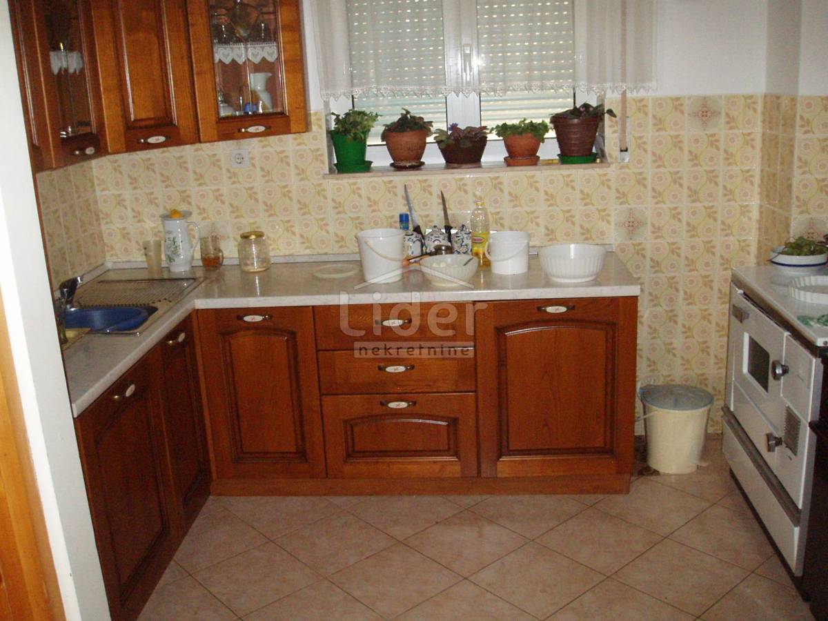 Hiša Novi Vinodolski, 330m2