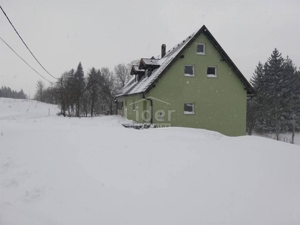 Hiša Ravna Gora, 180m2