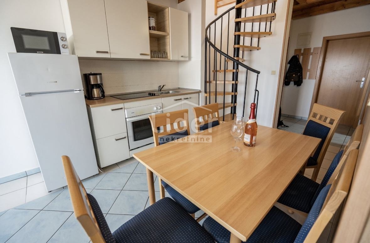 Apartma Novalja, 69m2