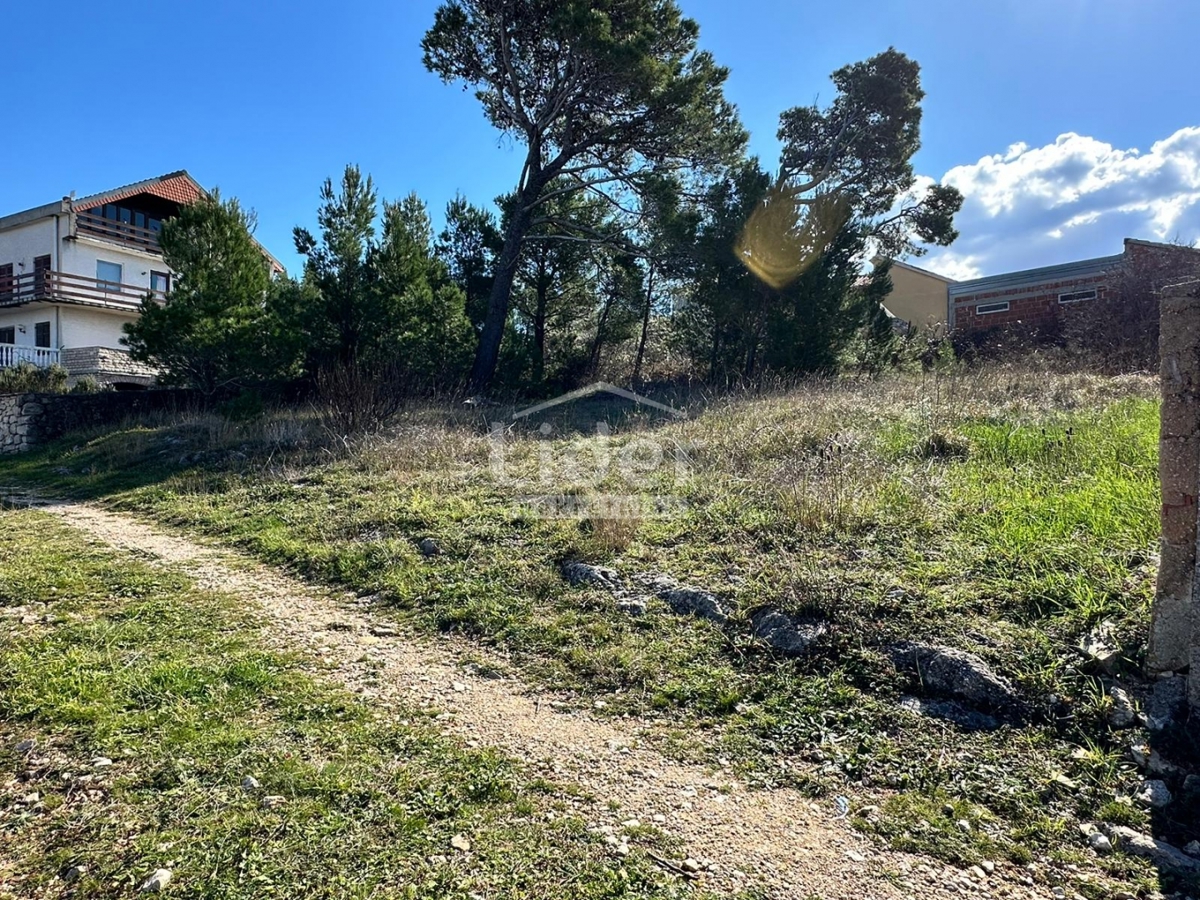 Zemljišče Novigrad, 528m2