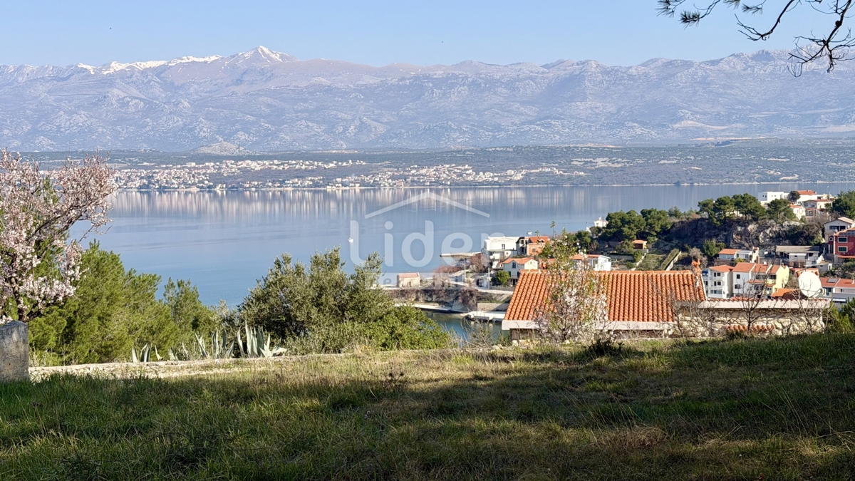 Zemljišče Novigrad, 528m2