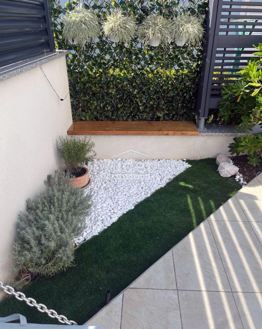 Stanovanje Malinska, Malinska-Dubašnica, 60m2