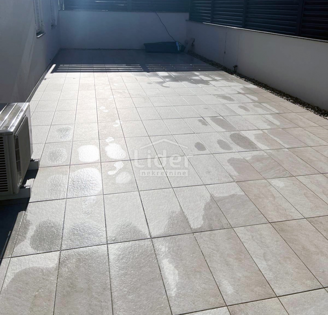 Stanovanje Malinska, Malinska-Dubašnica, 60m2