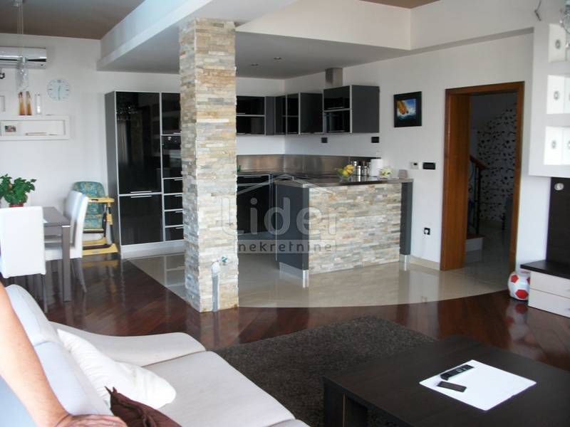 Hiša Rukavac, 260m2