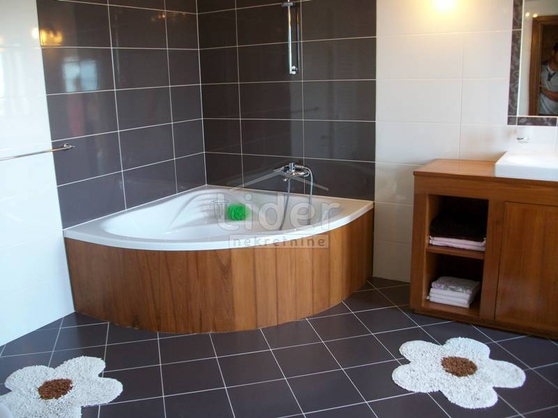 Hiša Rukavac, 260m2