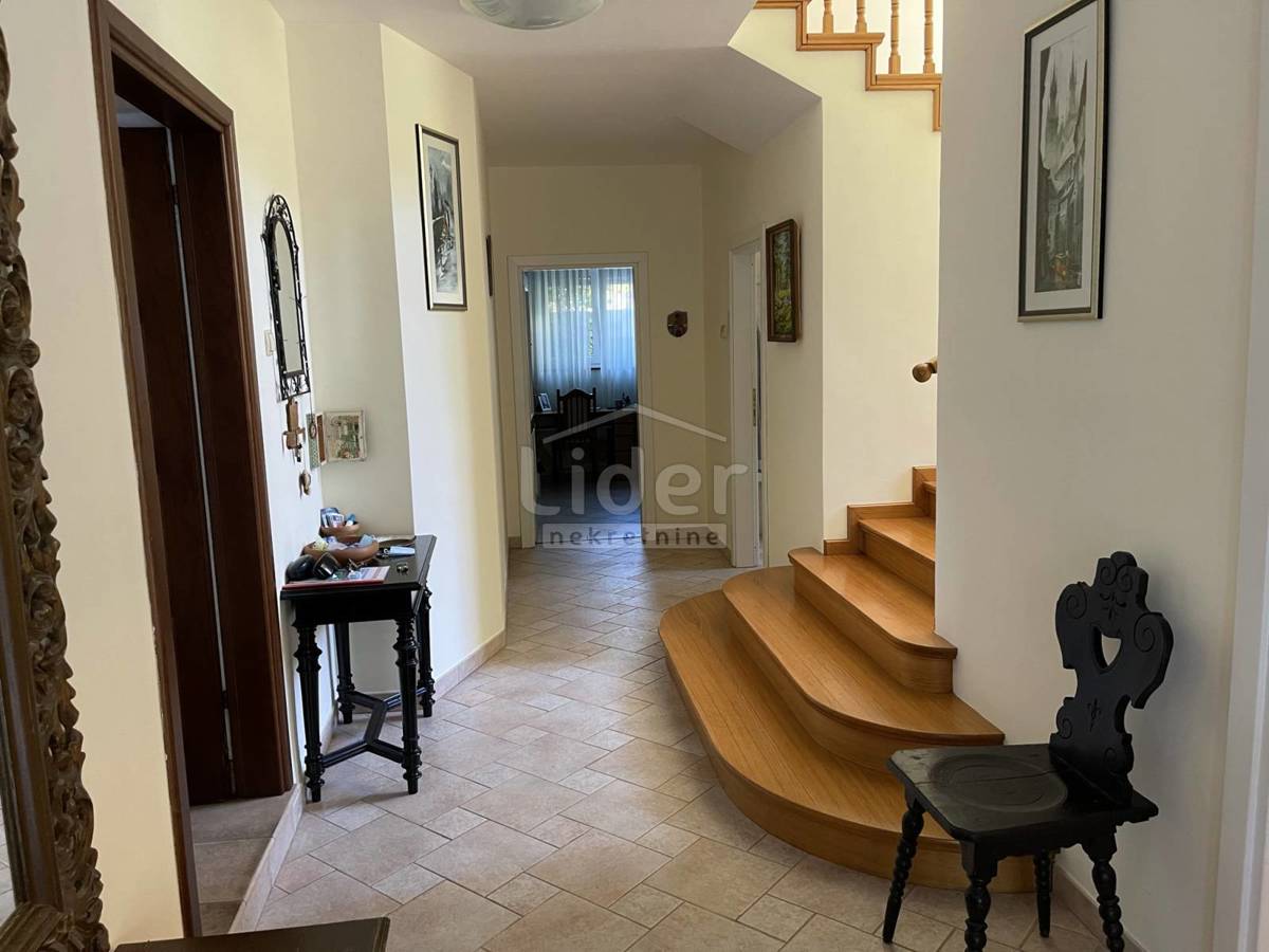 Hiša Kantrida, 240m2