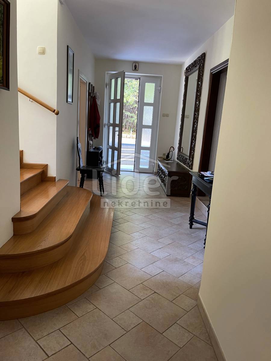 Hiša Kantrida, 240m2