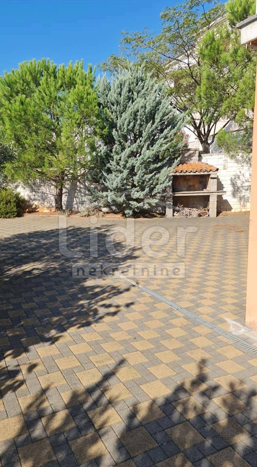 Hiša Kornić, 225m2