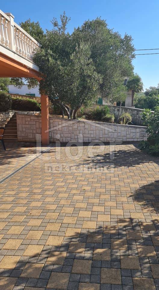 Hiša Kornić, 225m2