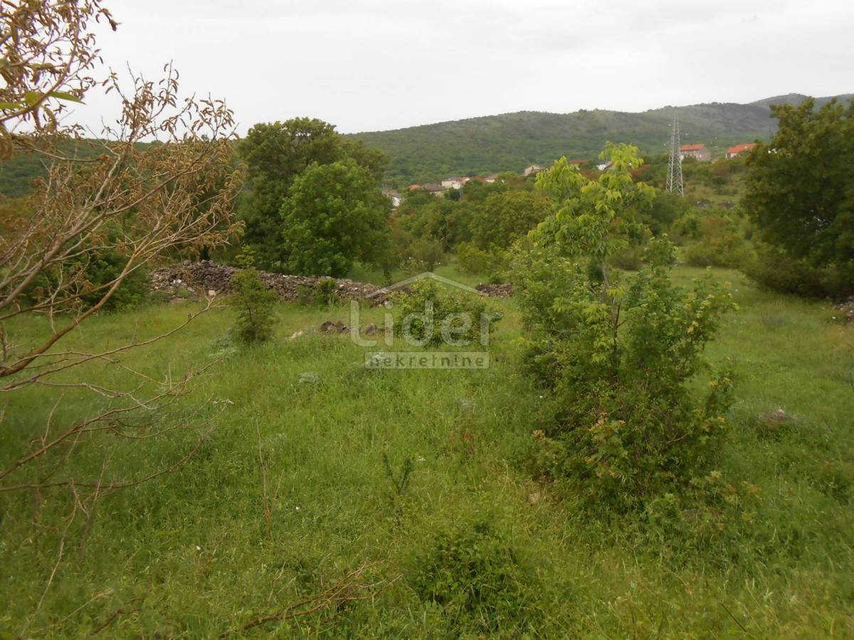 Zemljišče Novi Vinodolski, 604m2