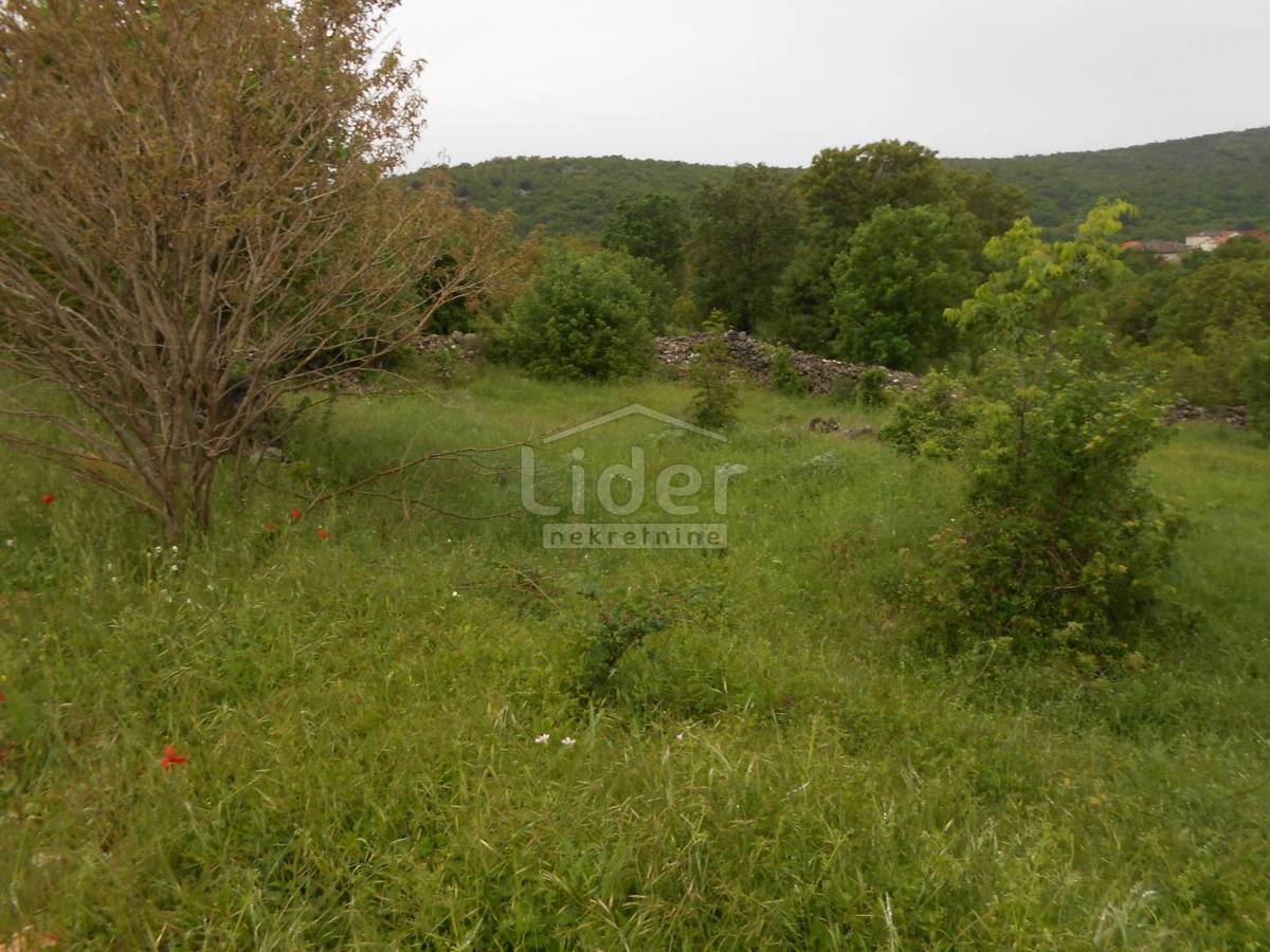 Zemljišče Novi Vinodolski, 604m2