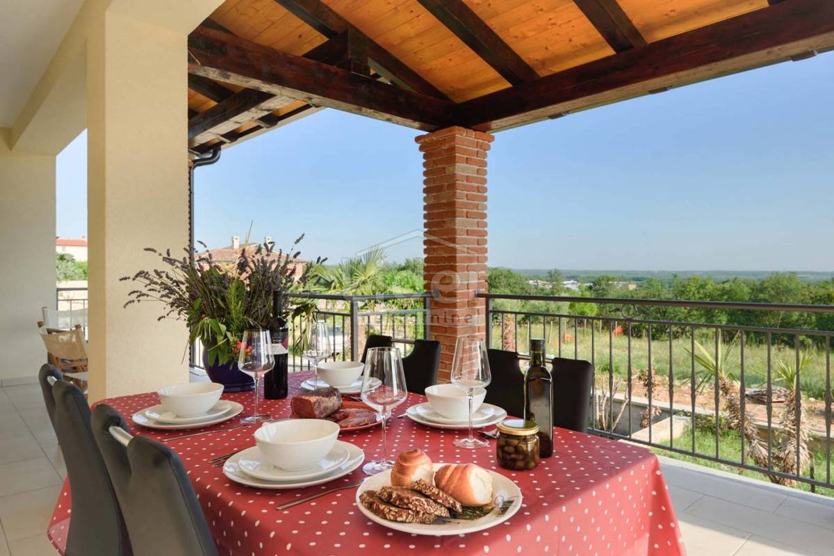 Hiša Kaštelir, 180m2