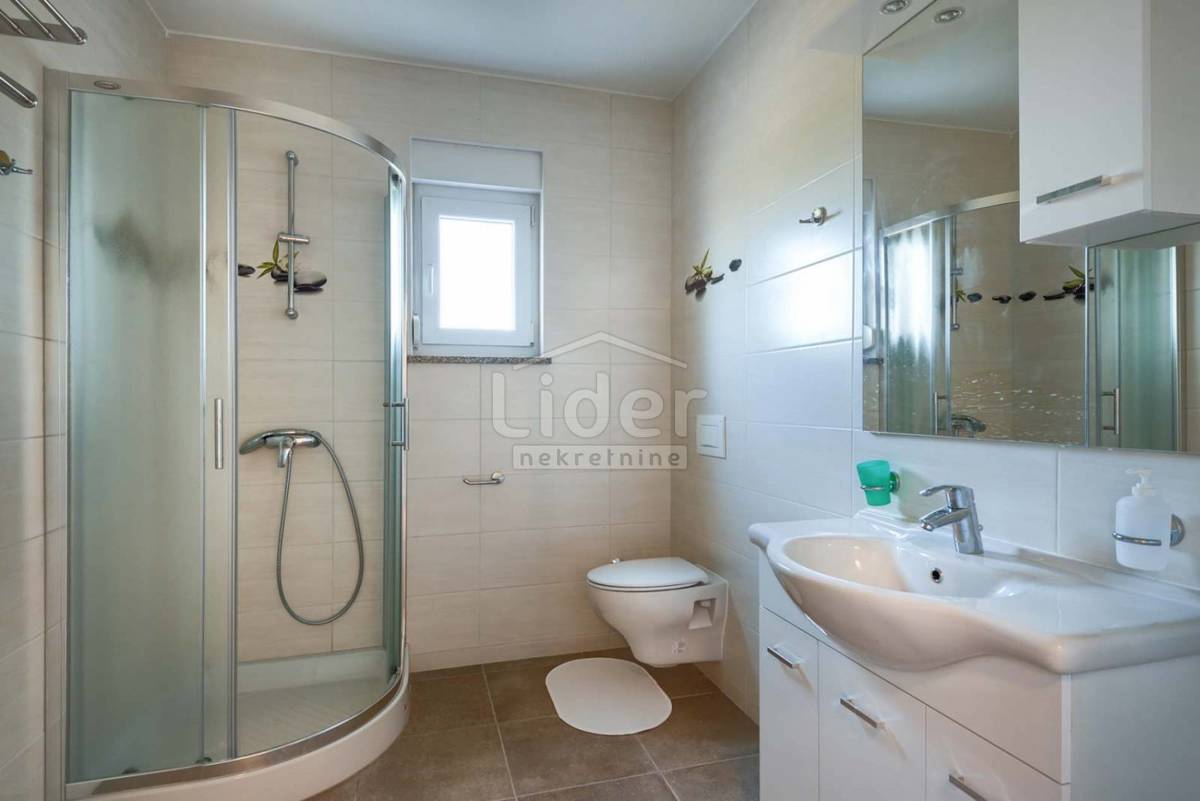 Hiša Kaštelir, 180m2