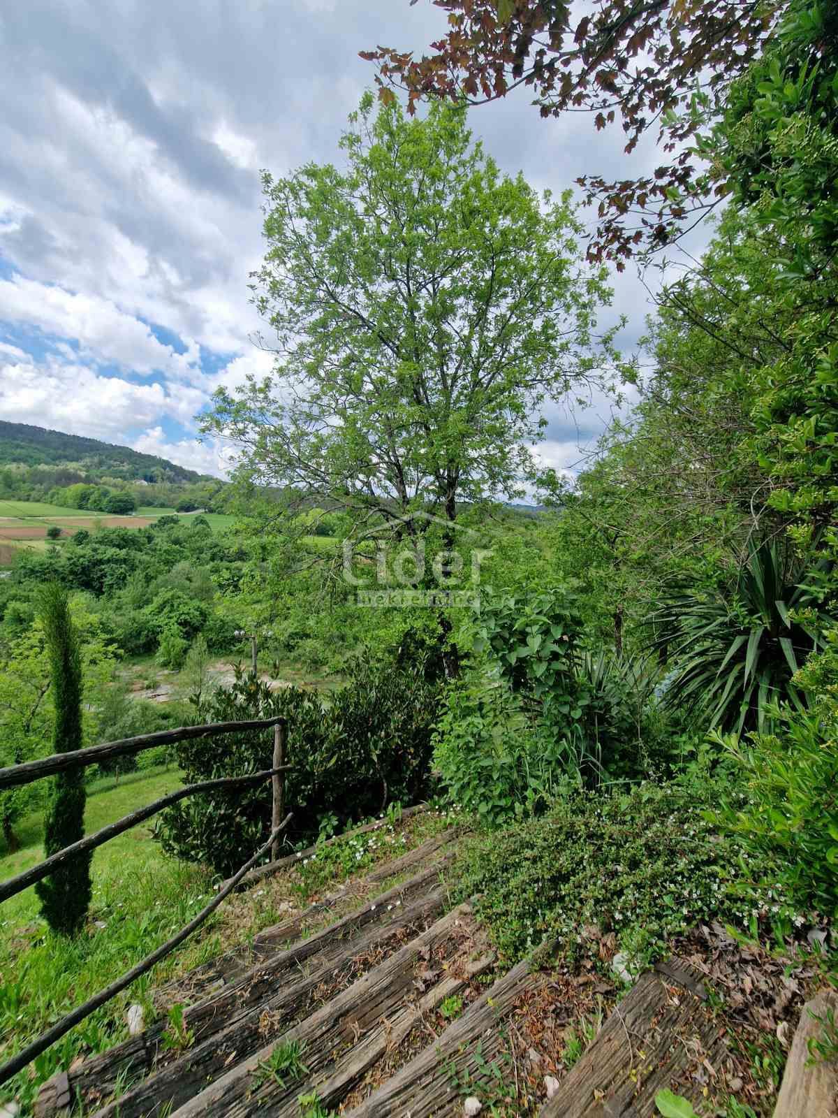 Hiša Zarečje, 196m2