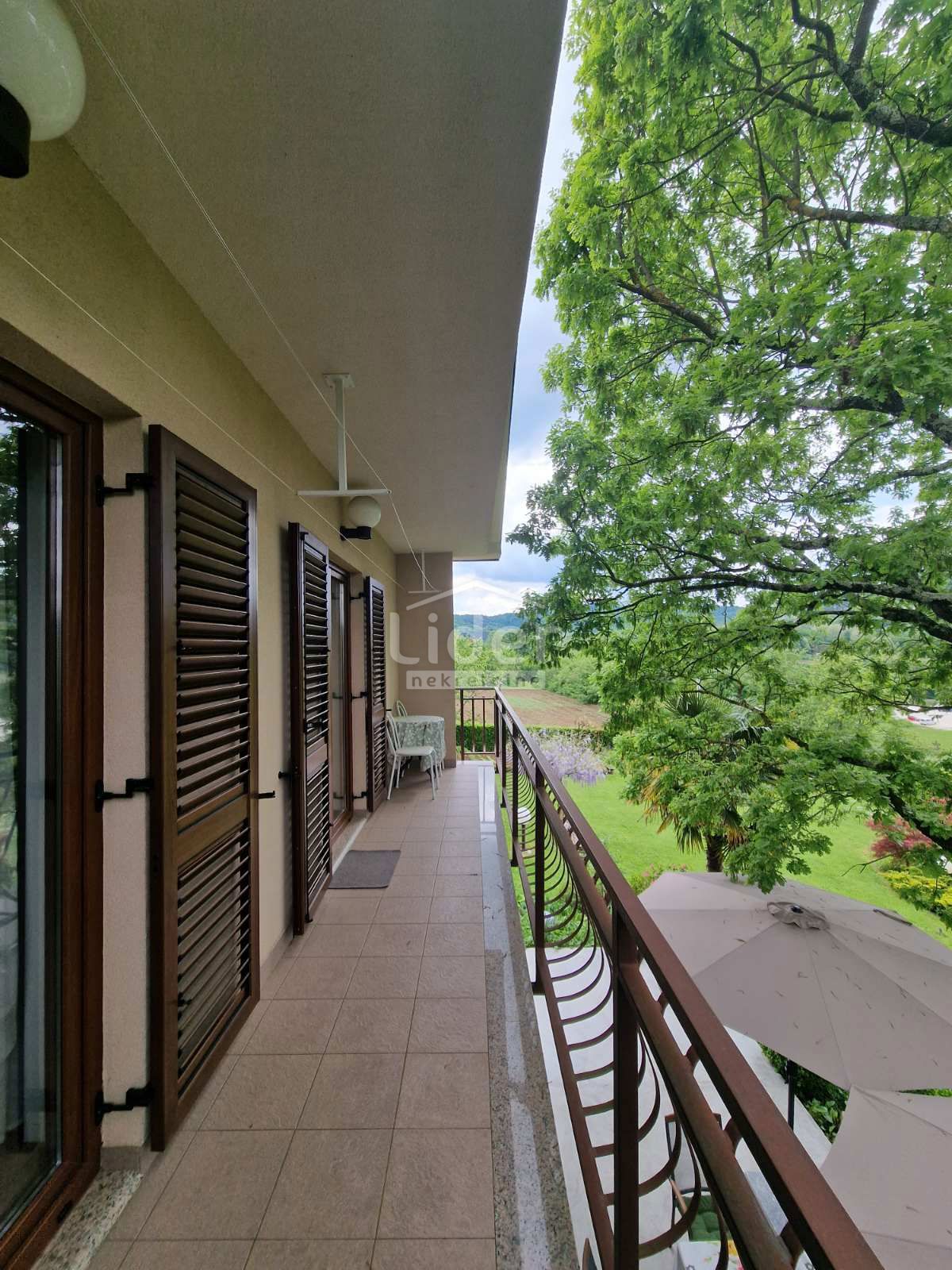 Hiša Zarečje, 196m2