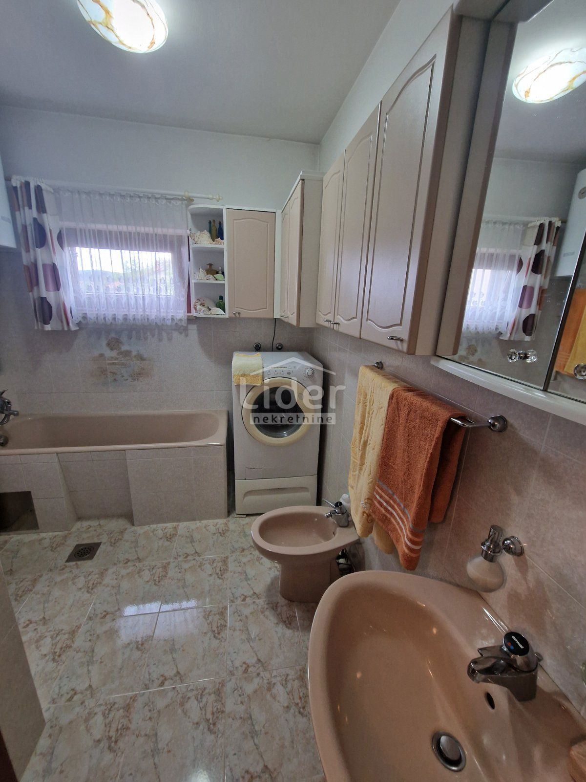 Hiša Zarečje, 196m2