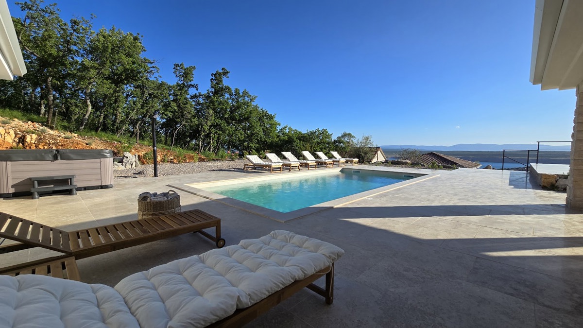 Hiša Jadranovo, 200m2