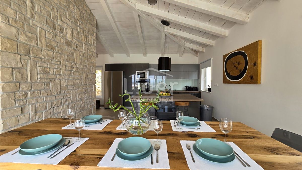 Hiša Jadranovo, 200m2