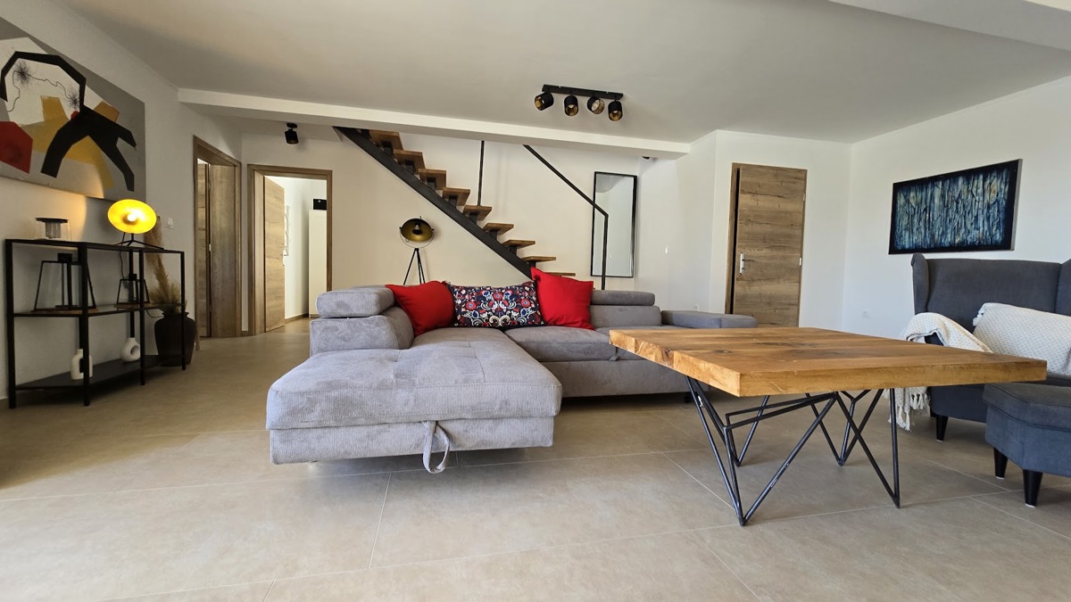 Hiša Jadranovo, 200m2