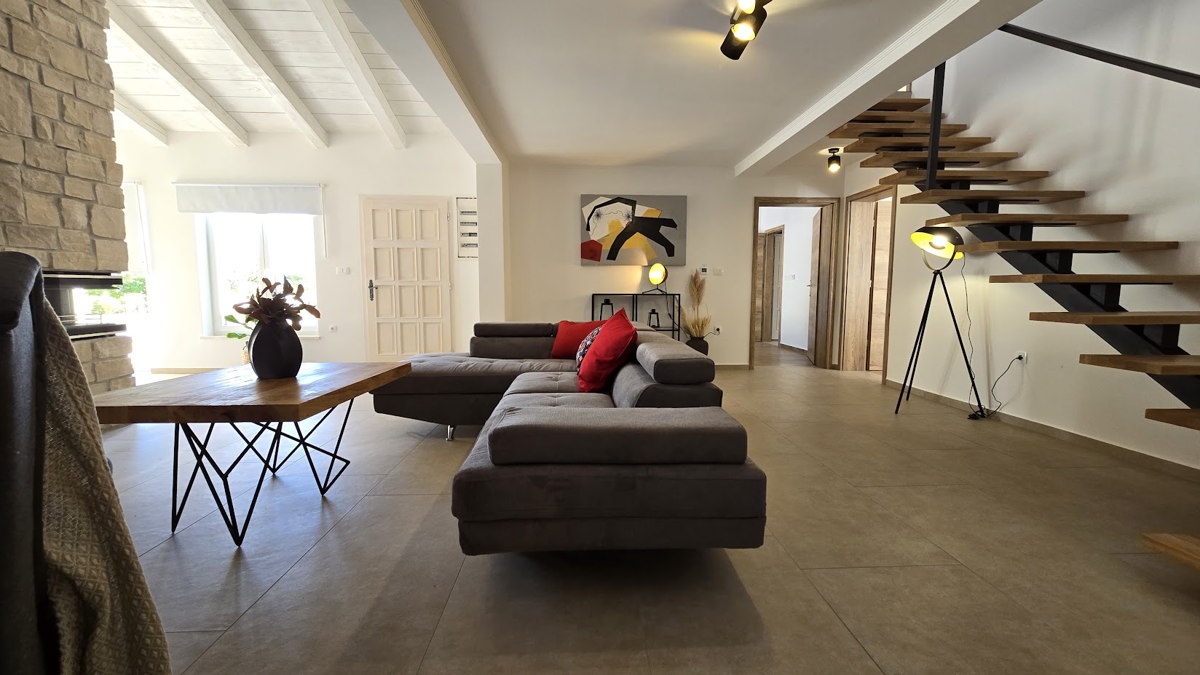 Hiša Jadranovo, 200m2