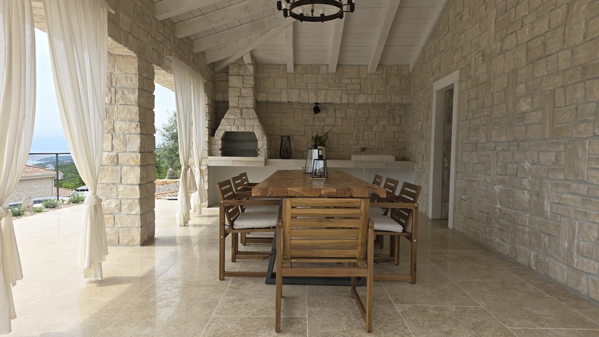 Hiša Jadranovo, 200m2