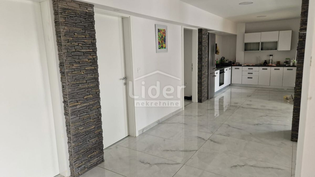 Apartma Banjol, 134m2